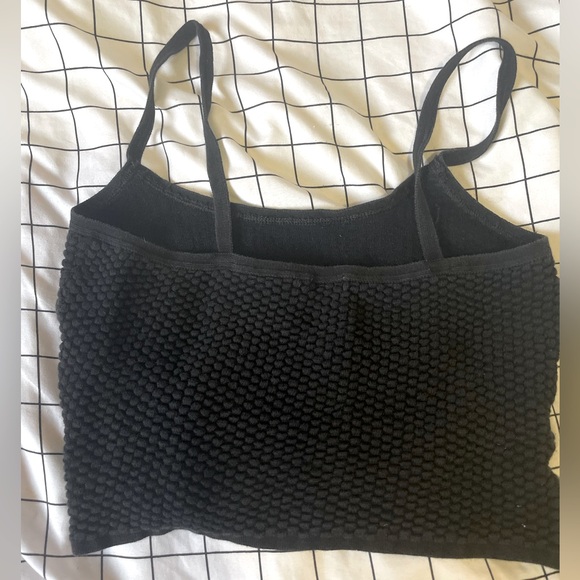 Cropped black tank top - Picture 2 of 3